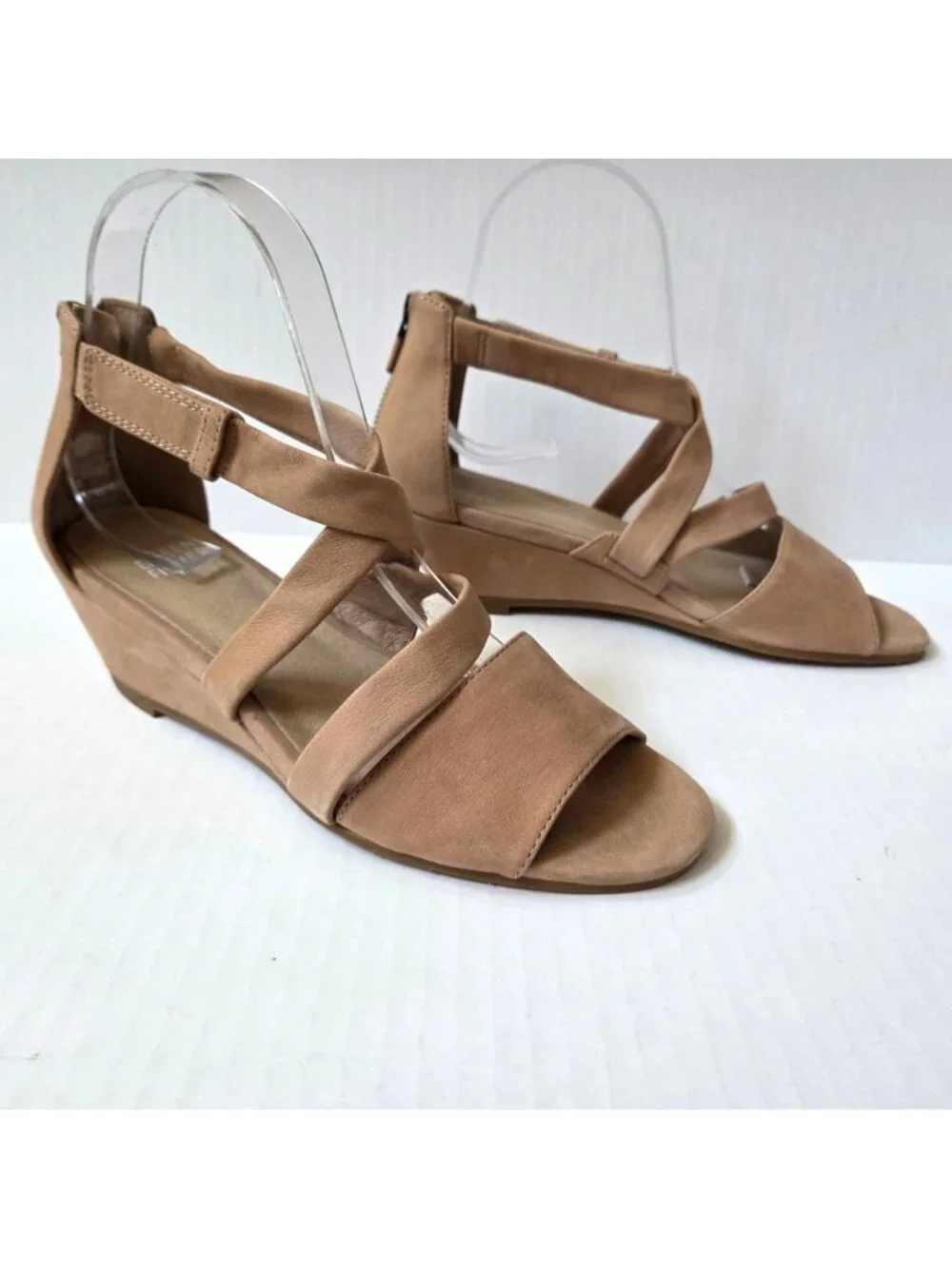 Eileen Fisher cap heel pound